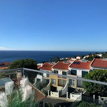 Πανσιόν Helena Crystal
