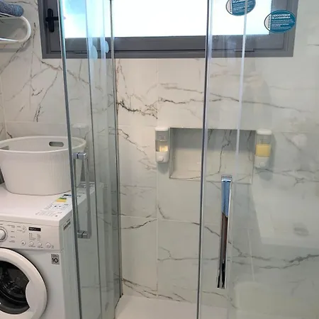 Helena Crystal Pensionat Caniço