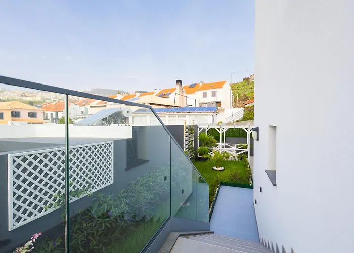 Helena Crystal Guest house 3*