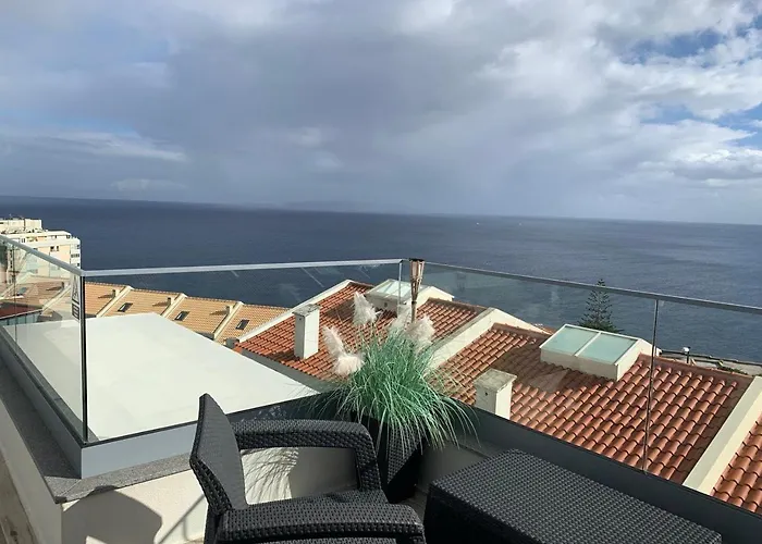 Helena Crystal Canico (Madeira)