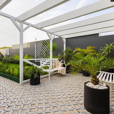 Гостевой дом Helena Crystal Канису